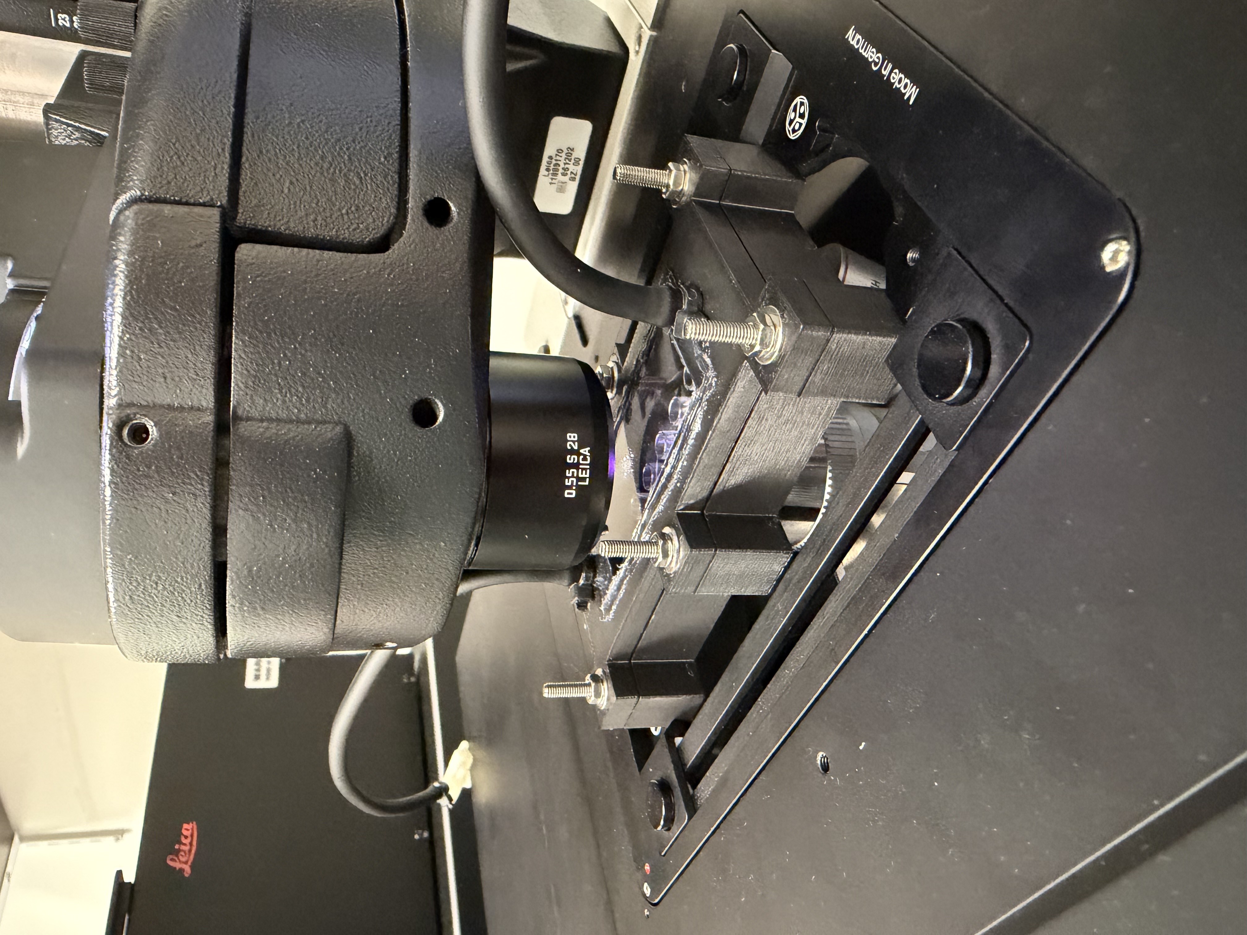 Anaerobic slide chamber for inverted microscopy